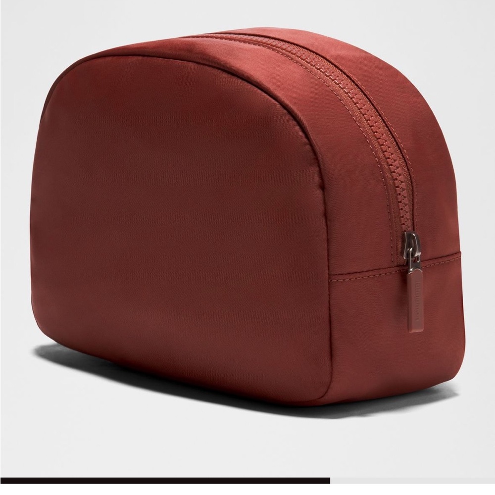 lululemon athletica City Essentials Pouch in Burgundy/Rockwood NWT - Picture 3 of 13